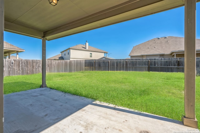 view of yard featuring a patio