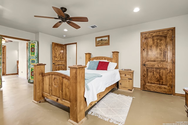 bedroom with ceiling fan