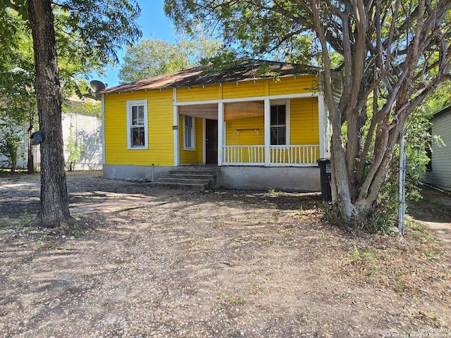 view of front of house with covered porch