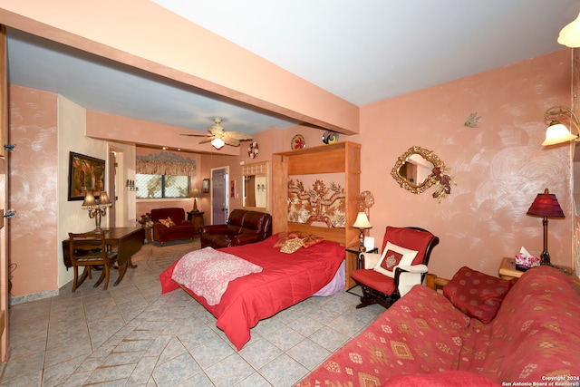 bedroom featuring ceiling fan