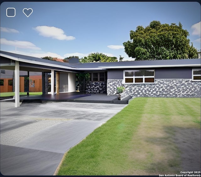1505 B St, Floresville, TX 78114 - view of front of property with stone siding