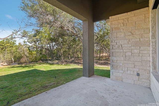 view of yard with a patio