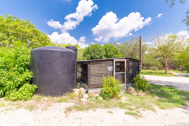 view of outbuilding