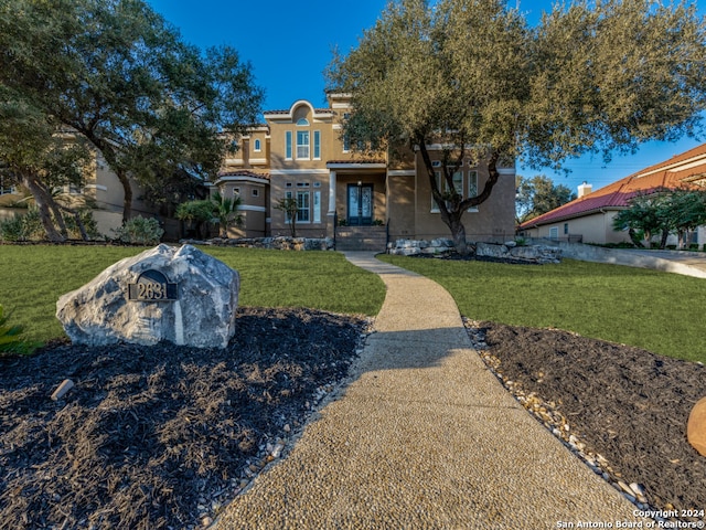 view of front of property with a front yard