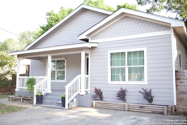 view of front facade with a porch