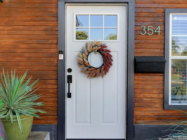 view of property entrance