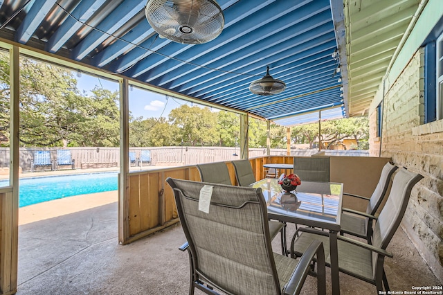 view of sunroom / solarium