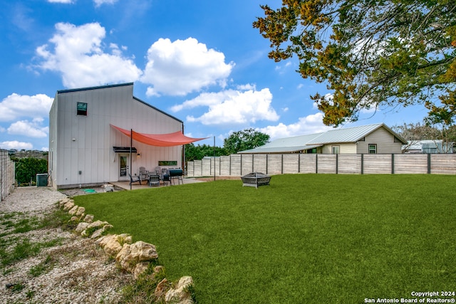 view of yard with a patio area