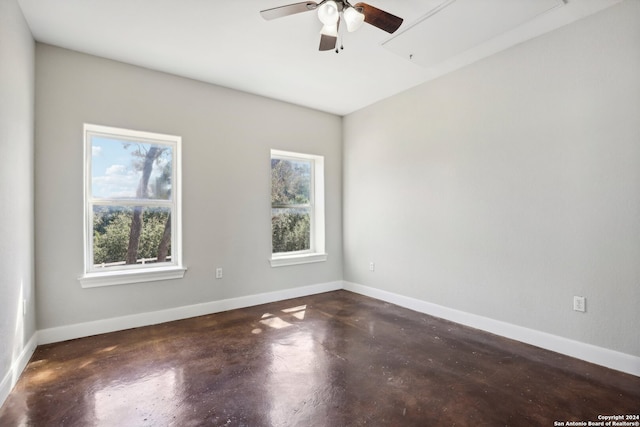 empty room with ceiling fan