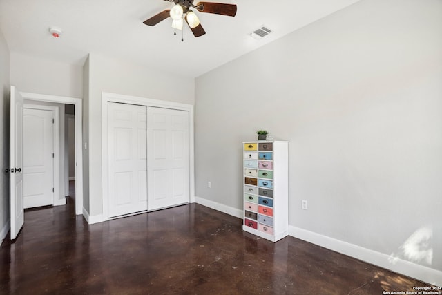 unfurnished bedroom featuring a closet and ceiling fan