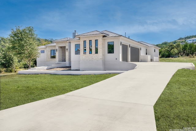 view of front of house with a front yard