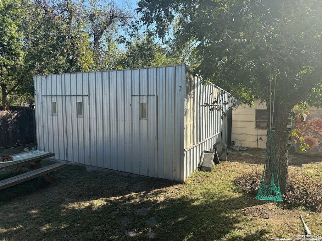 view of outbuilding