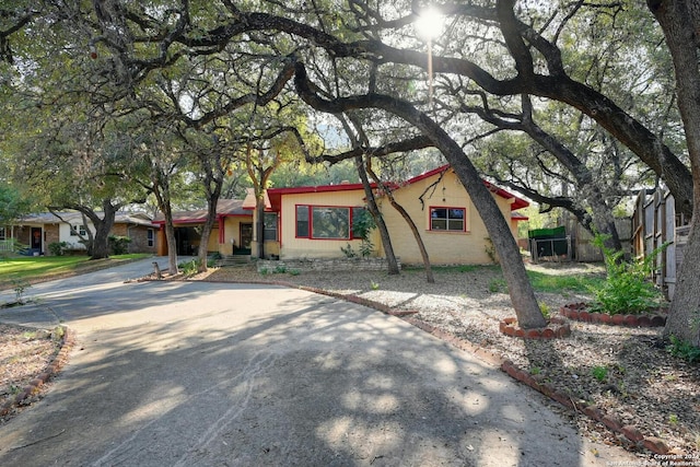 view of front of property