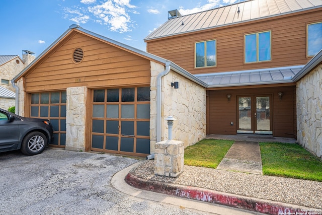 view of front facade with a garage