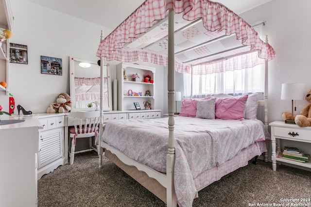 bedroom with carpet floors