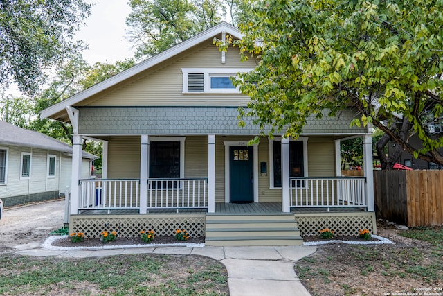 bungalow-style house featuring covered porch