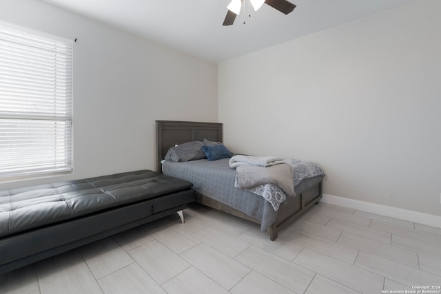 bedroom with ceiling fan