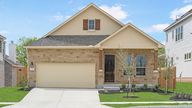 view of front facade with a front yard