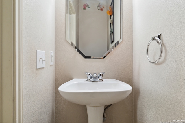 bathroom with sink