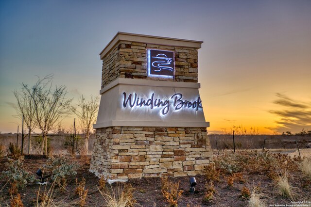 view of community / neighborhood sign