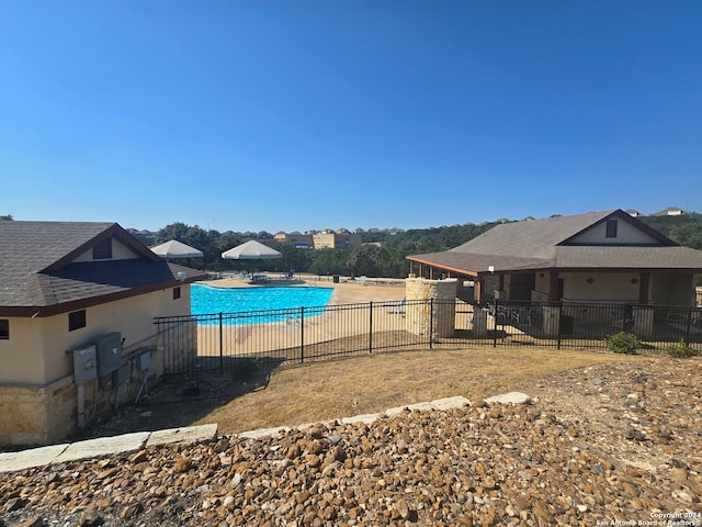 view of swimming pool