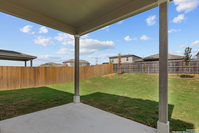 view of yard with a patio