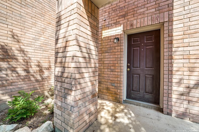 2815 Bandbury Oak, San Antonio, TX 78247 - doorway to property with brick siding