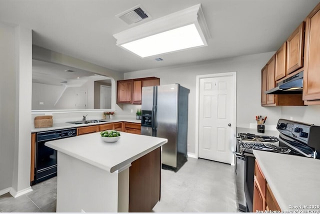 2815 Bandbury Oak, San Antonio, TX 78247 - kitchen featuring visible vents, black appliances, under cabinet range hood, light countertops, and a sink