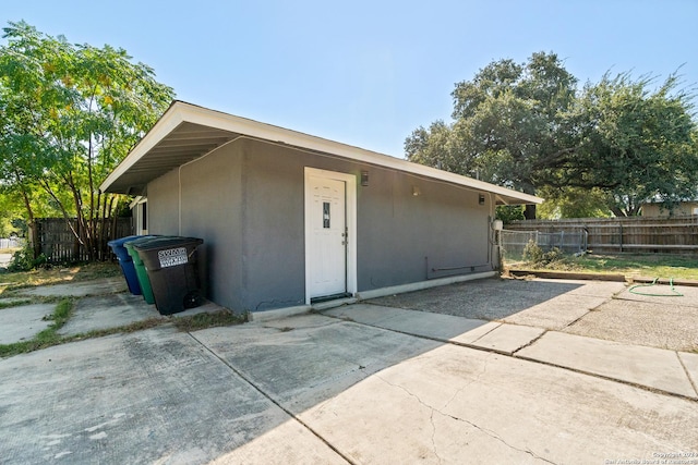 214 Oriole, San Antonio, TX 78228 - view of outdoor structure with fence