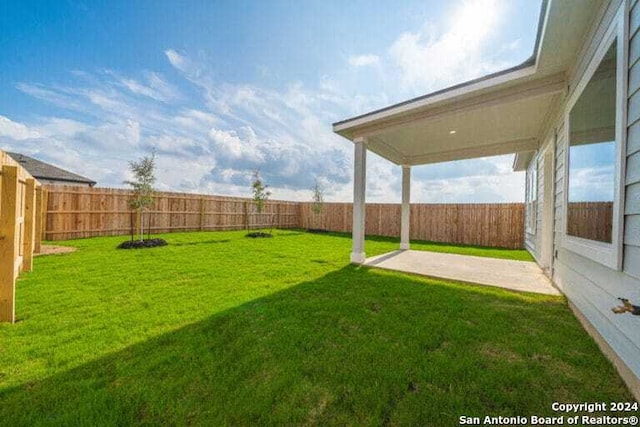 view of yard with a patio area