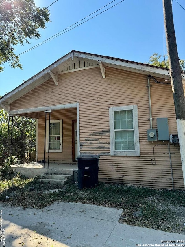 view of front of property