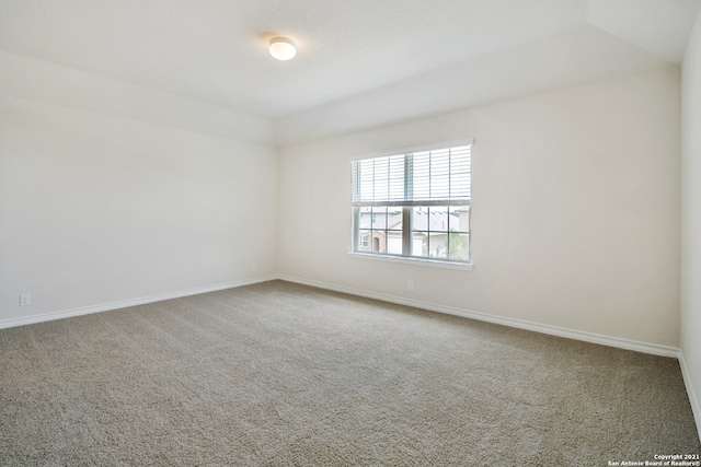 spare room with carpet flooring