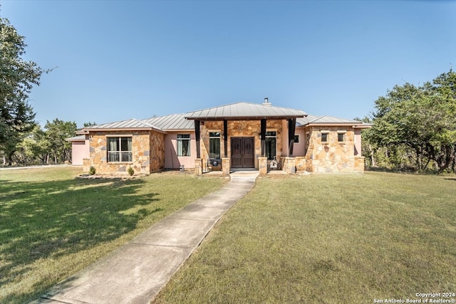 view of front of house with a front yard