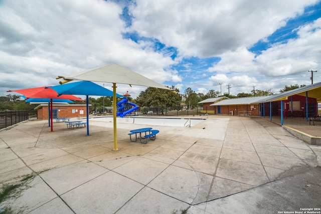 119 Rolling Grn, San Antonio, TX 78228 - communal playground with fence