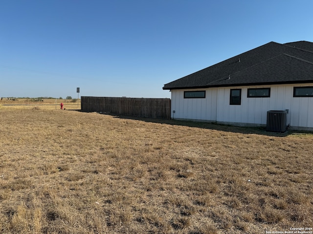 view of yard featuring cooling unit