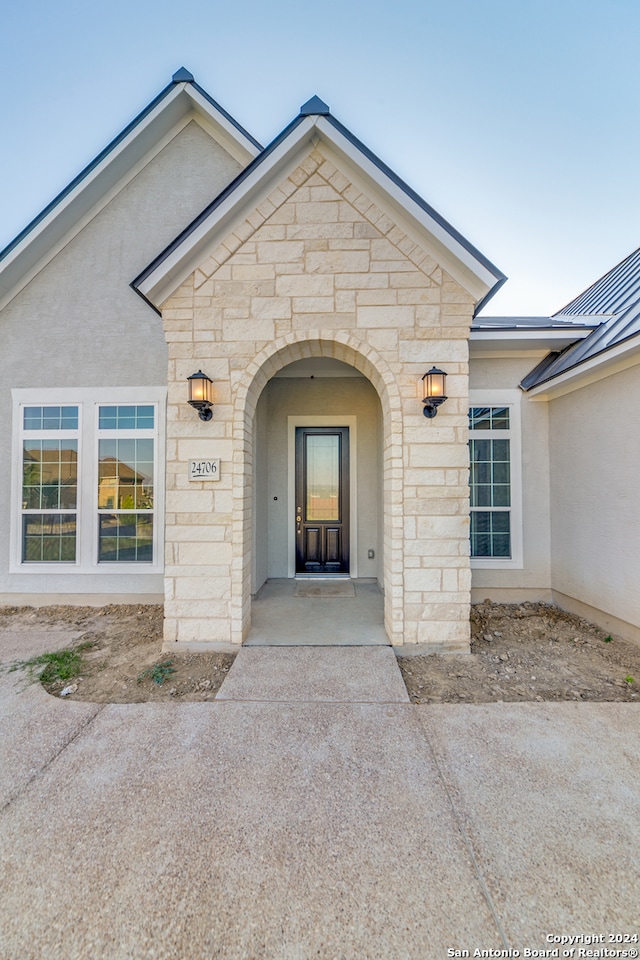 view of property entrance