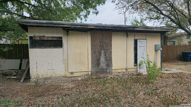 view of outdoor structure