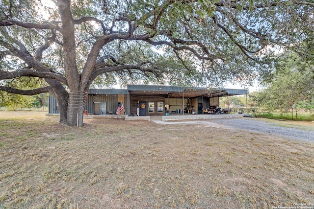 view of front of property