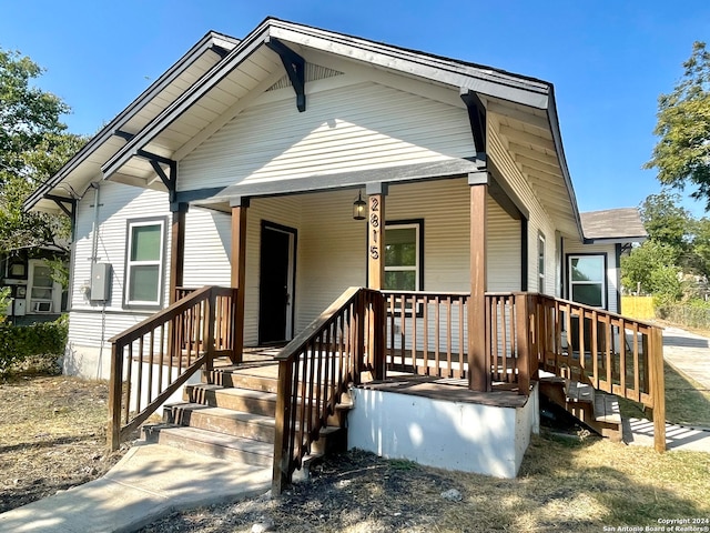 view of front facade featuring covered porch