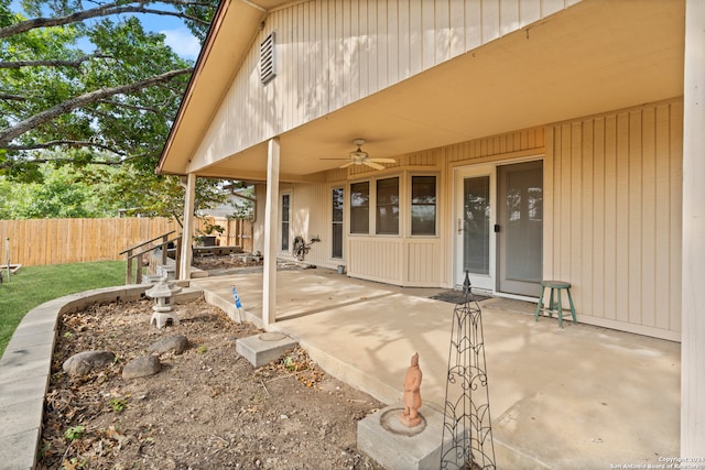 view of patio with ceiling fan