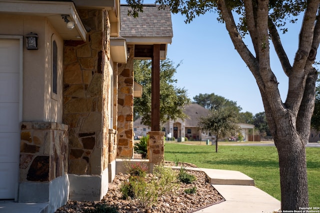 exterior space featuring a lawn