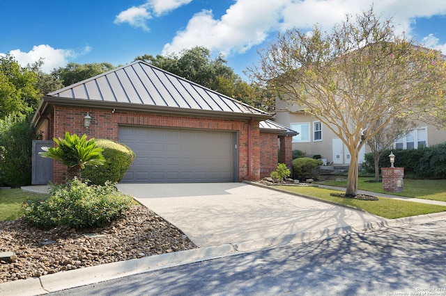 view of front facade featuring a garage