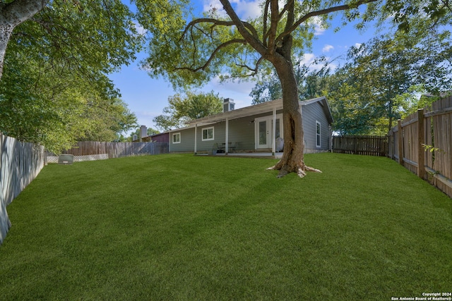 view of yard with a patio