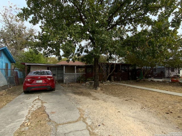 view of front of property