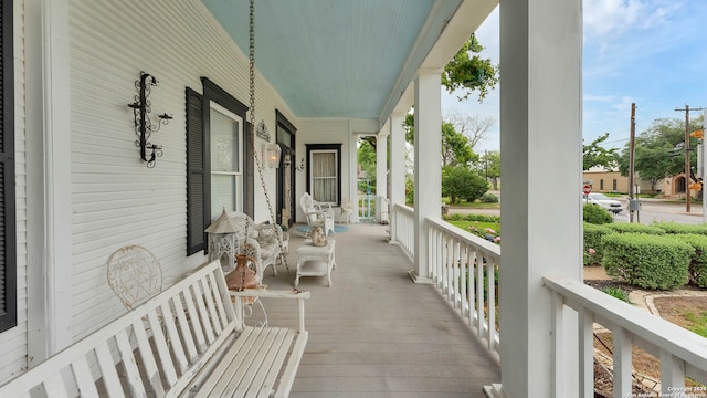 view of patio / terrace featuring covered porch