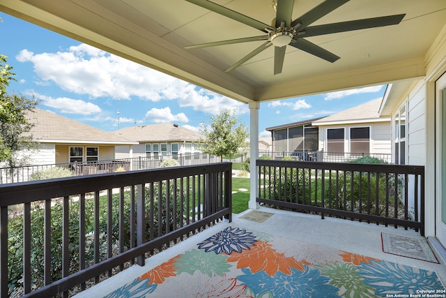 balcony featuring ceiling fan