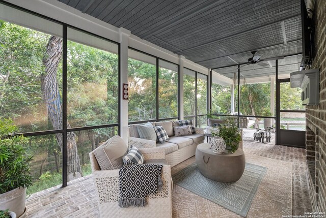 view of sunroom / solarium