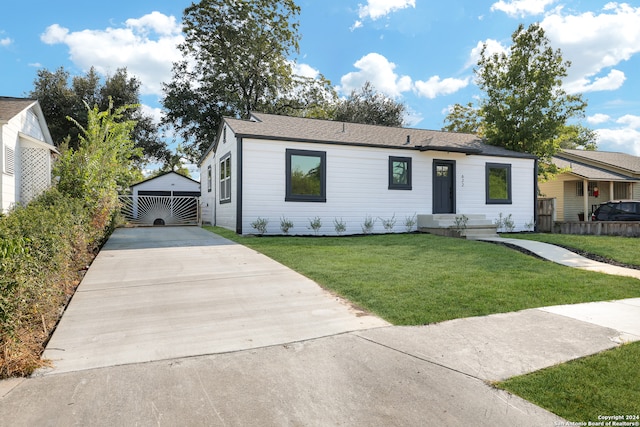 ranch-style house with a front yard