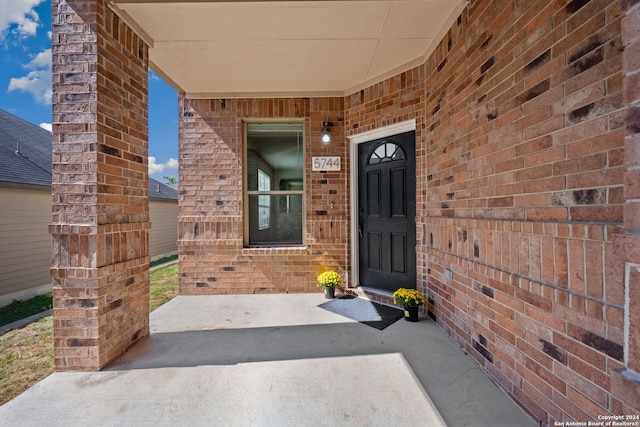 view of property entrance