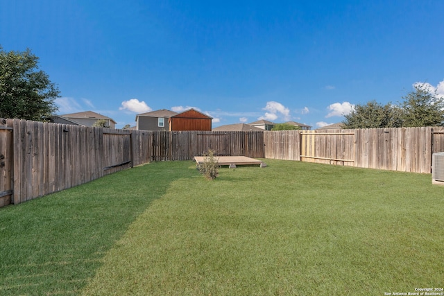 view of yard featuring cooling unit